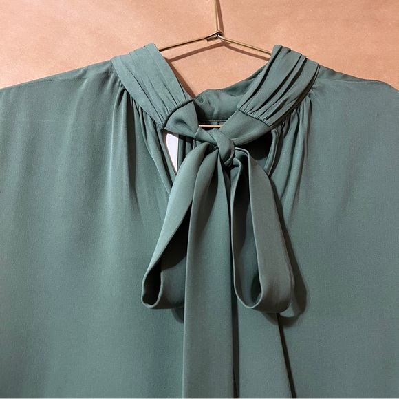 Veronica Beard | NWT Tristen Blouse Sage Silk Mock Neck Tie Back Top Size 6 - Picture 11 of 13